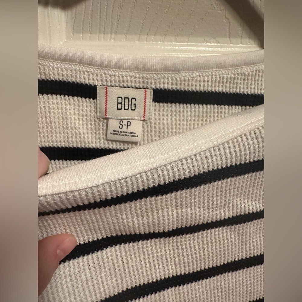 BDG NWOT Willow Boatneck Tee size Small 13” p2p stretchy - Picture 5 of 10